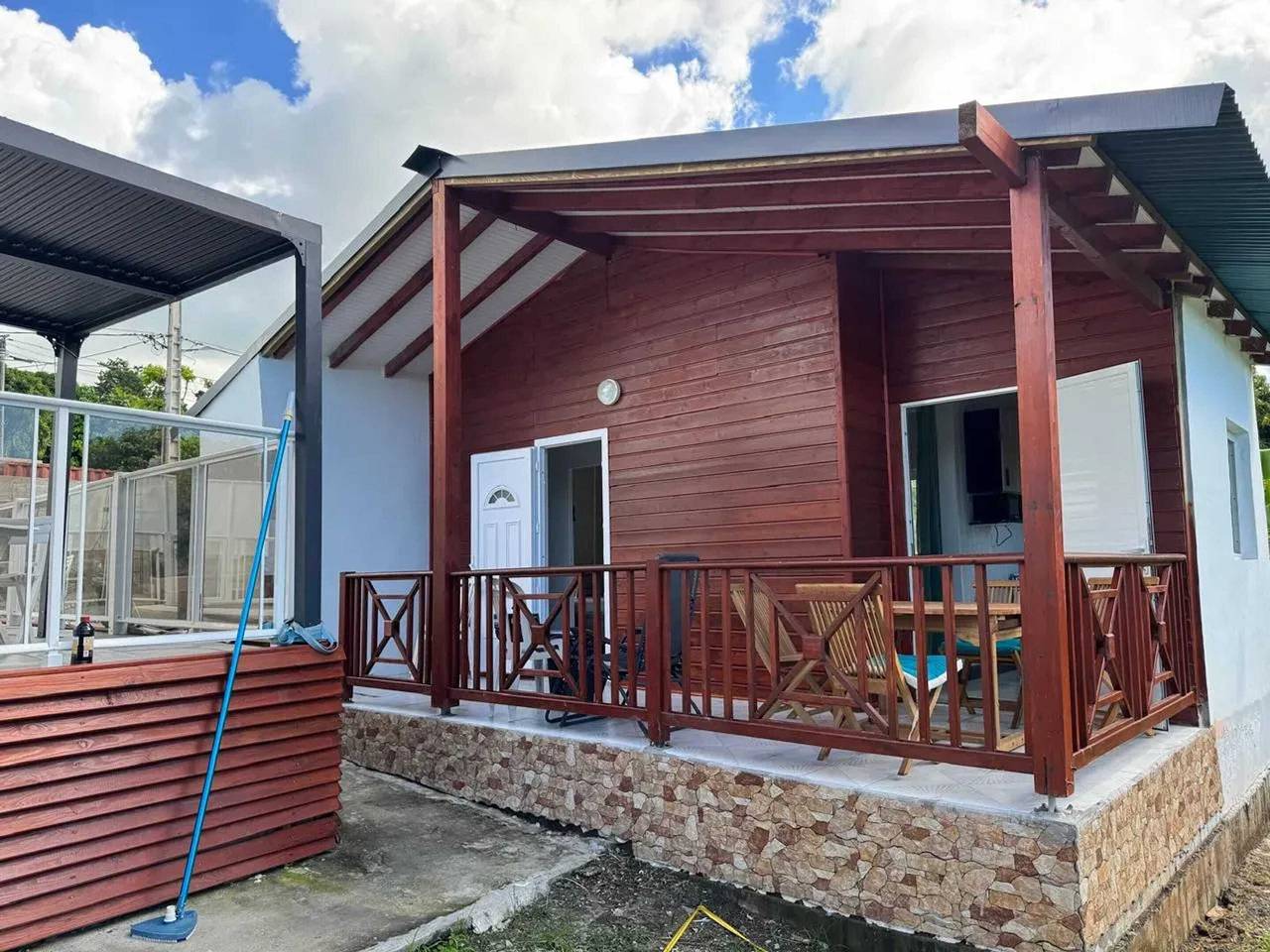 Cozy Bungalow near Basse-Terre - 20 m² with Pool in Basse-Terre, Guadeloupe (Caribbean)