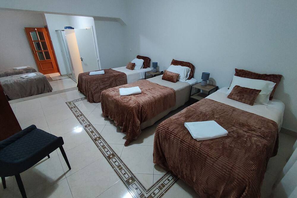 Guest House Alojamento Santa Catarina Suite 4 - Your refuge in the heart of Alenquer in Alenquer, Distrito de Lisboa