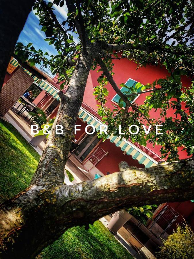 B&b per 2 persone, con Terrazza e Giardino nonché Piscina e Panorama a Bussolengo
