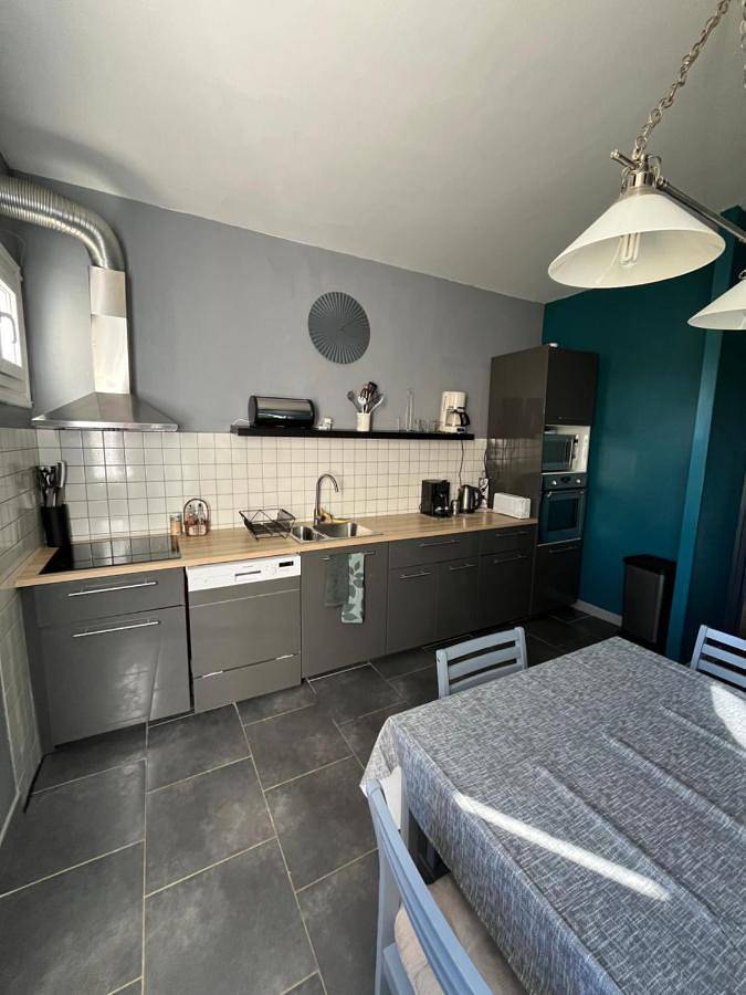 Location de vacances pour 8 personnes, avec vue ainsi que terrasse et vue sur le lac, animaux acceptés dans Lac de Saint-Étienne-Cantalès - 3