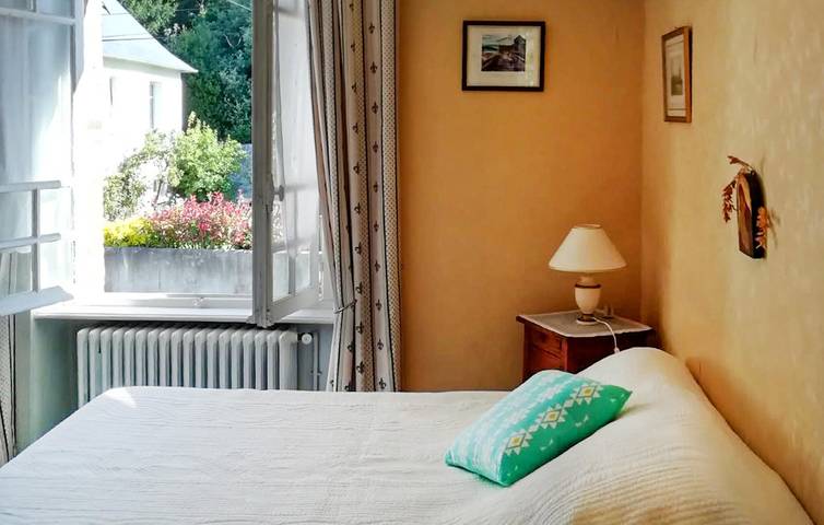 Appartement de vacances entier, Charmant appartement avec jardin, WiFi et parking près de la Plage des Bas-Sablons in Saint-Malo, Région de Saint-Malo