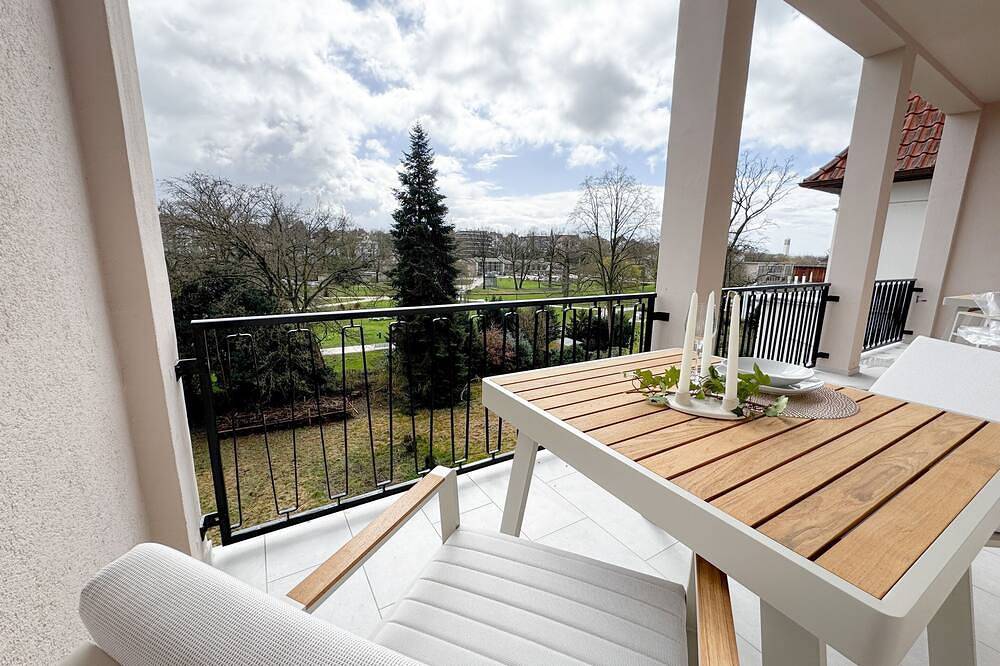 Appartement entier, Studio-Standard-Sdb privée avec douche-Balcon in Bad Salzuflen, Arrondissement de Lippe