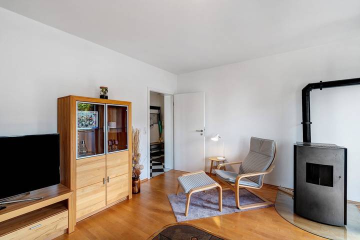 Ganze Wohnung, Ferienwohnung 'Am Storchennest' mit Balkon und Wlan in Neustadt an der Weinstraße, Pfälzer Rheinebene