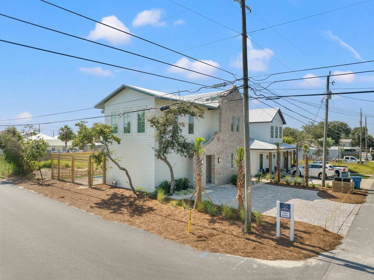 Lux Casa Blanca Pet Friendly  Pool  Golf Cart  Beach in Gulf Resort Beach, Emerald Coast