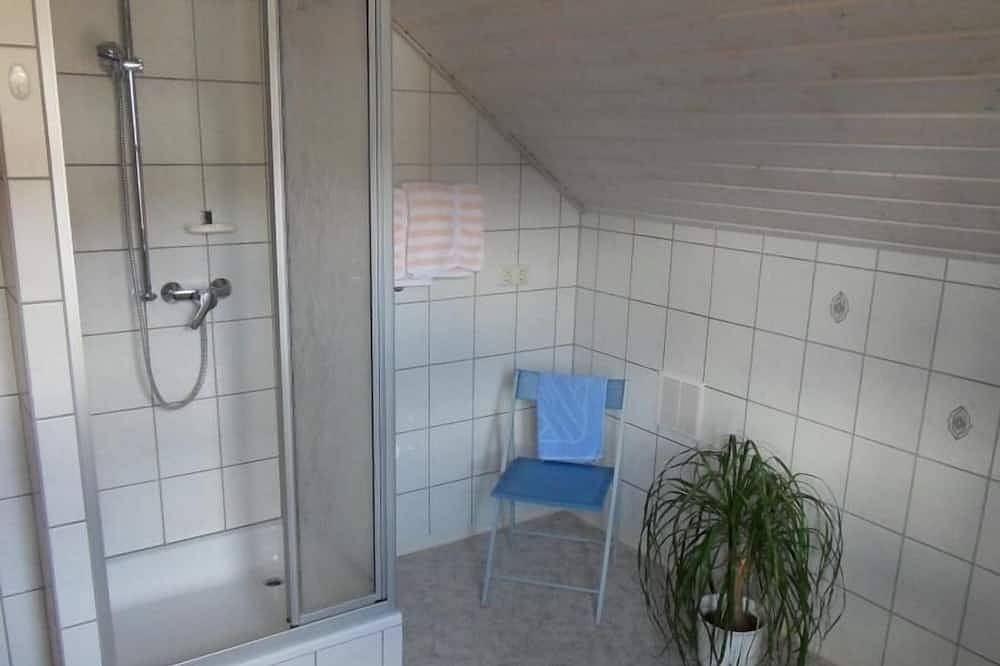 Ganze Wohnung, Ferienwohnung in ruhiger Lage mit Blick über das malerische Tal in Riedenburg, Altmühltal