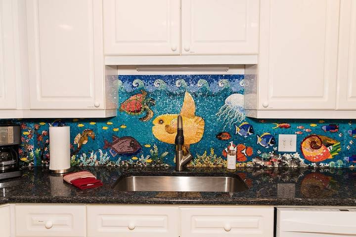 Beach rental for 7 people, with hot tub and pool as well as yard in Sandestin