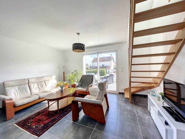 Maison rénovée proche mer 7 pers., jardin, wifi et ping-pong, 3 chambres, 2 salles d'eau in Carolles, Côte de la Déroute