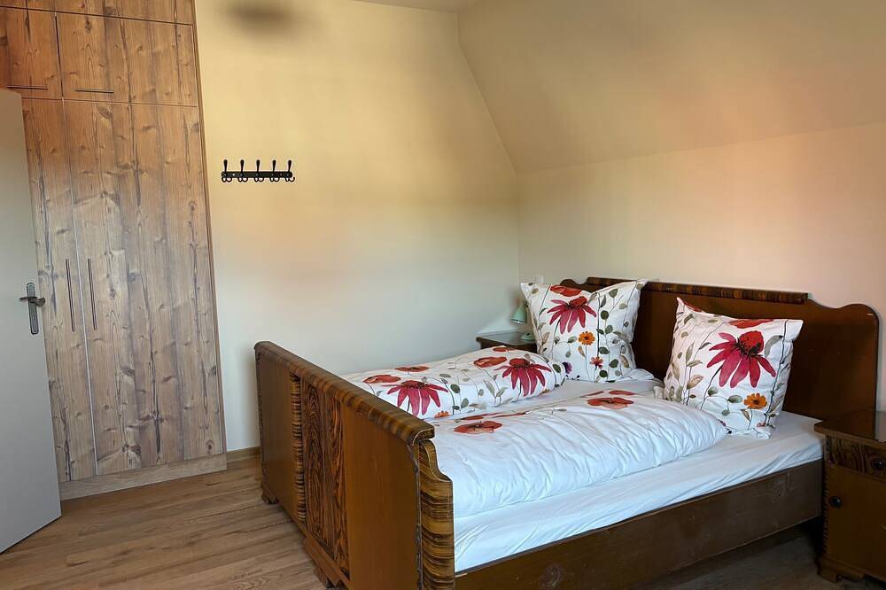 Ganze Wohnung, Stilvolle 50er-Jahre-Ferienwohnung Stadtblick in Fladungen, Rhön-Bayern