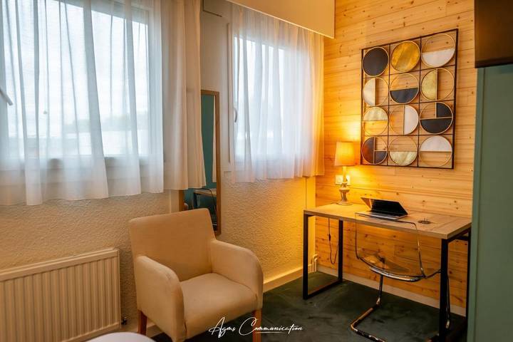 Hôtel pour 2 personnes, avec jardin ainsi que vue et piscine à Saint-Paul-lès-Romans - 3