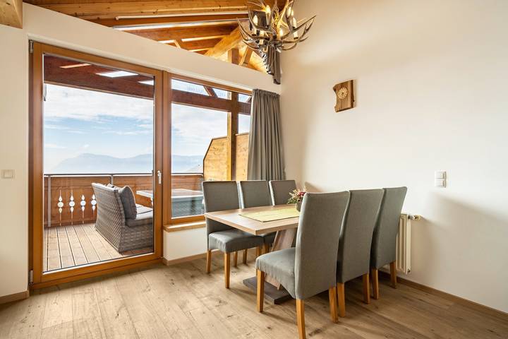 Appartamento intero, Appartamento "Eggerhof Fernblick" con vista sulle montagne, accesso al lago e Wi-Fi in Verano, Alpi Sarentine