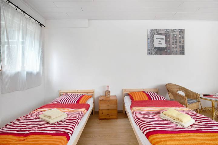 Entire studio, Apartment 'Lachmöwe' with Wi-Fi in Ahrenviölfeld, Grünes Binnenland