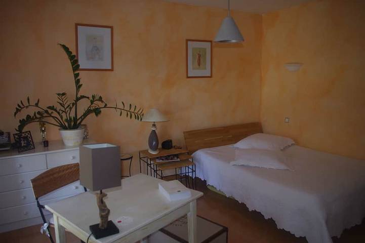 Location de vacances pour 6 personnes, avec jardin et balcon à Entraigues-sur-la-Sorgue - 2