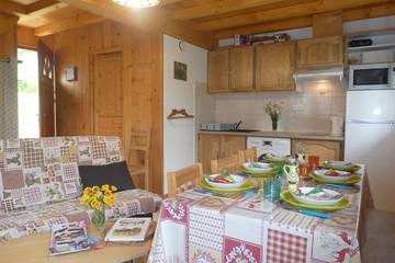 Maison de campagne pour 4 personnes, avec jardin et balcon à Sallanches