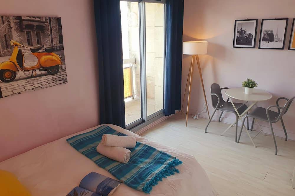 Entire apartment, View on Paris in Ivry-sur-Seine, Val-de-Marne