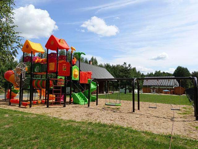 Glamping dla 7 osób, z Jacuzzi i Taras oraz Sauna i Widok na Podlasie