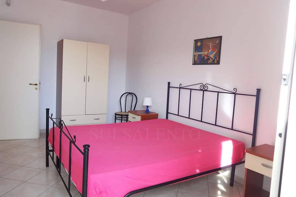 Entire apartment, Apartment 50 meters sand second floor Solaris Two in Torre Mozza (Salento), Gulf of Taranto