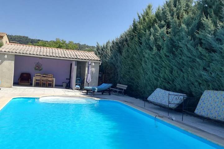 Villa for 6 people, with garden and pool as well as terrace, with pets - 1