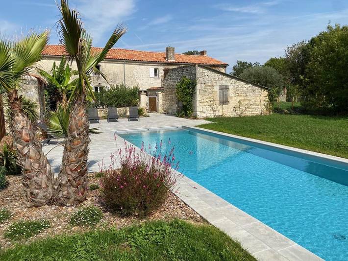 Maison de vacances pour 17 personnes, avec Balcon et Terrasse ainsi que Jardin et Piscine à Luçon