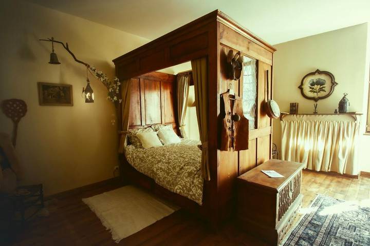 Chambre d’hôte pour 3 personnes, avec piscine ainsi que vue et jardin à Cornus - 2