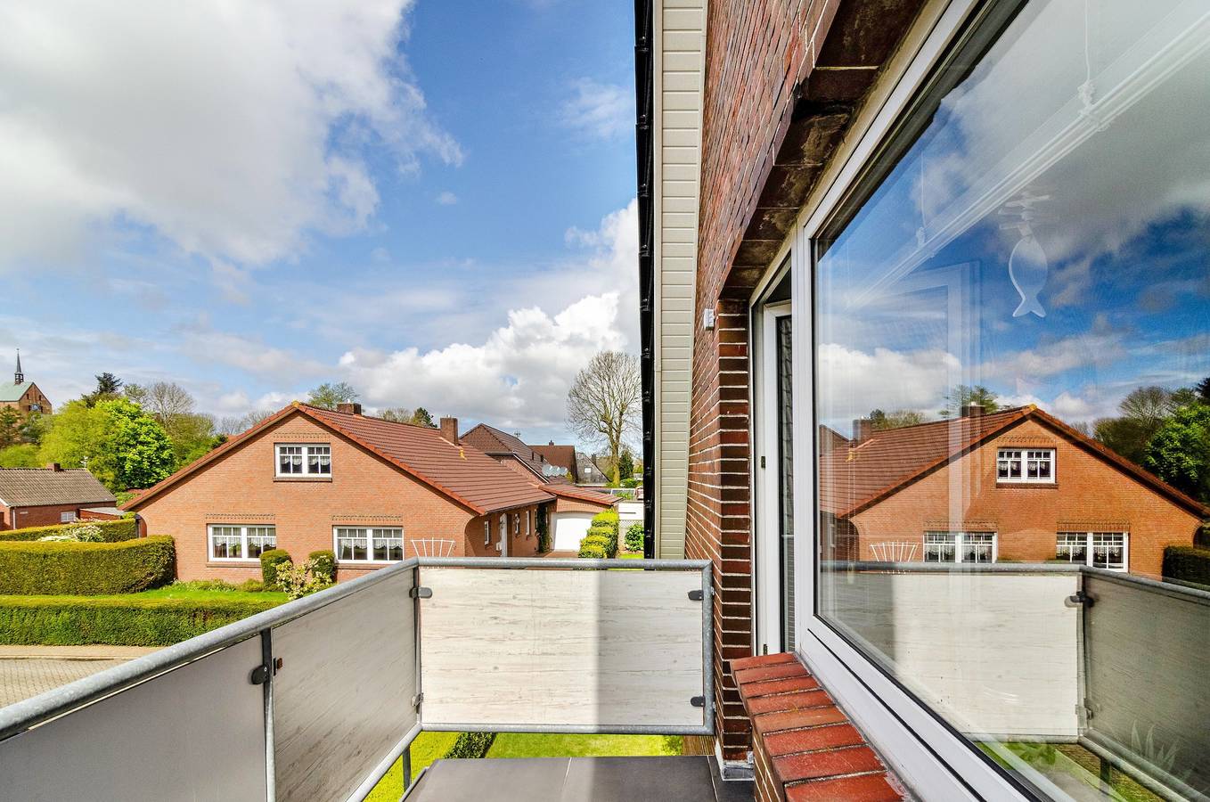 Ganze Wohnung, Ferienwohnung Hausrosengarten mit Balkon und Wlan in Hage, Norden und Umgebung