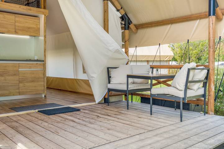 Casa de férias 'Safarizelt' com terraço privado, Wi-Fi e ar condicionado in Grossenbrode, Ostholstein