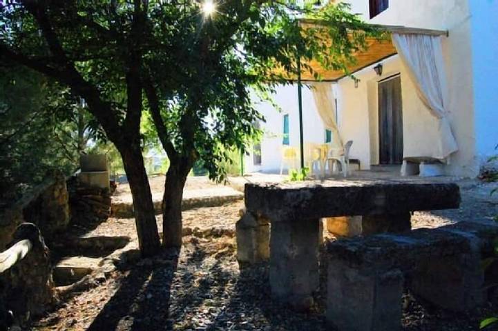 Gîte pour 4 personnes, avec jacuzzi ainsi que jardin et piscine à Alcalá la Real - 3