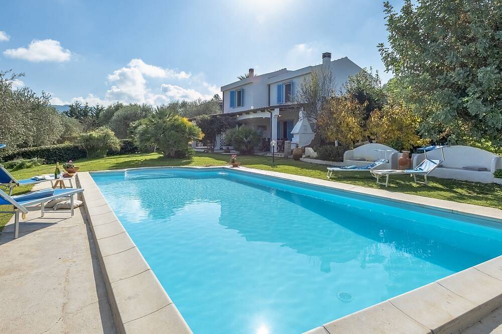 Villa per 8 Persone in Alghero, Provincia di Sassari