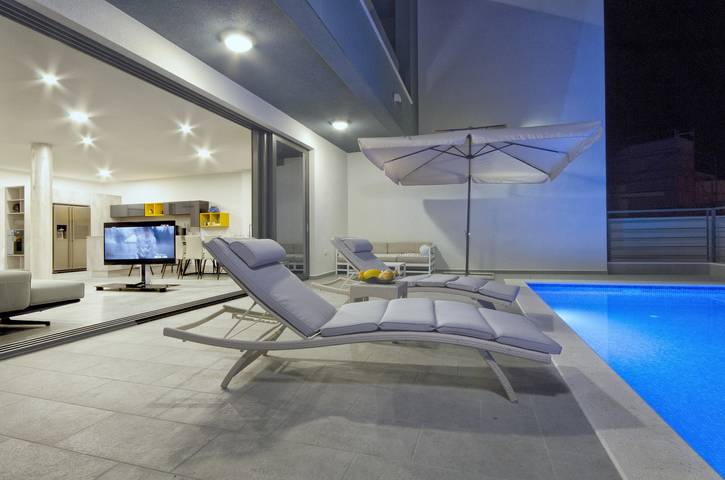 Villa für 8 Personen, mit Meerblick und Garten sowie Ausblick und Terrasse in Makarska - 3