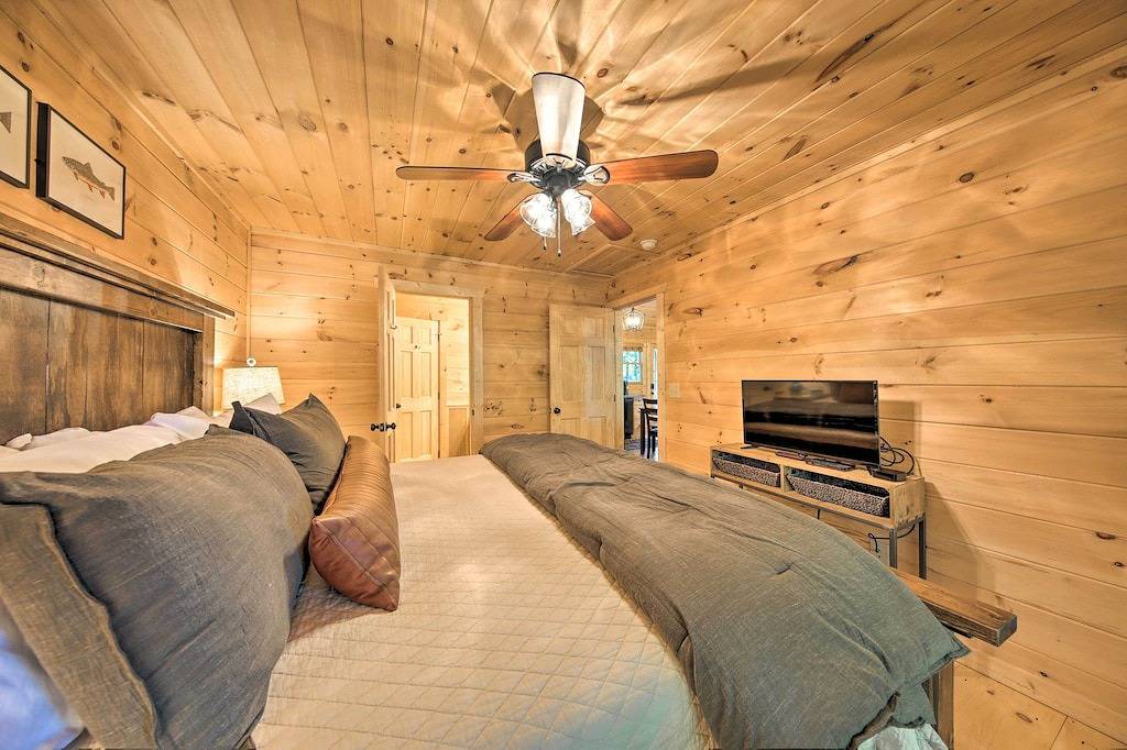 Blue Ridge Hideaway w/ Fire Pit & Mtn Views! in Cherry Log, Chattahoochee National Forest