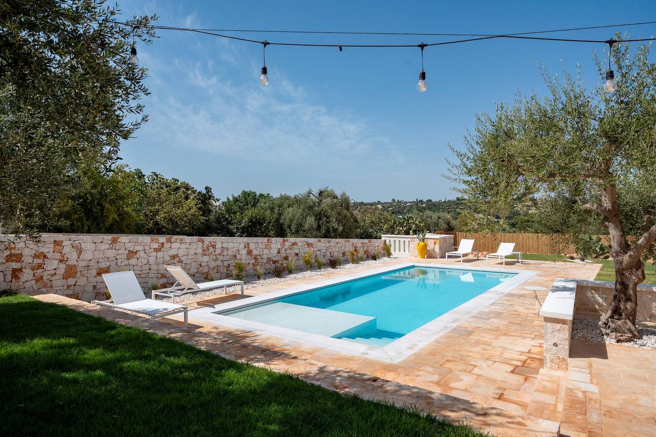 Villa 'Dimora Dormio' con Piscina Privata, Wi-Fi e Aria Condizionata in Monopoli, Provincia di Bari