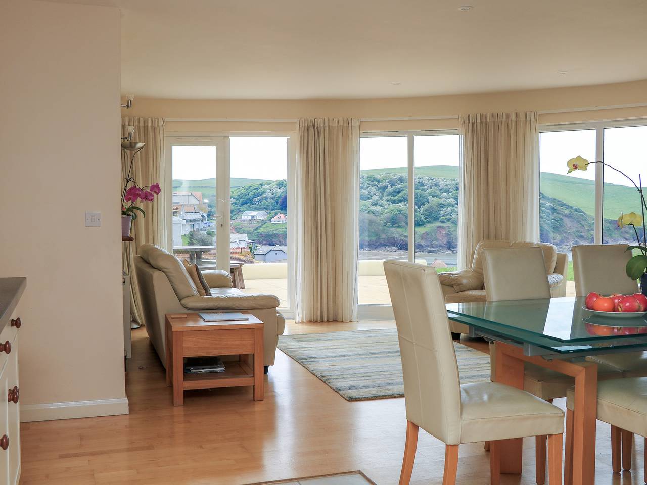 2 Sea Gardens in South Huish, Hope Cove