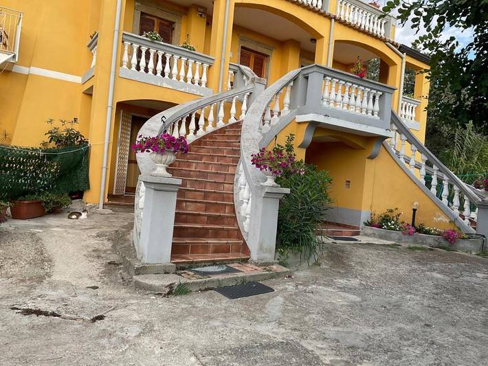 Gîte pour 5 personnes, avec jardin et vue à Paola - 4