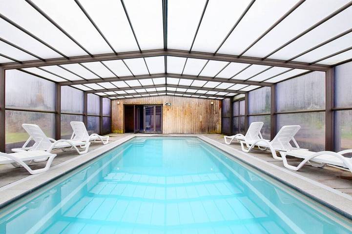 Villa für 14 Personen, mit Terrasse und Sauna sowie Garten und Pool - 1