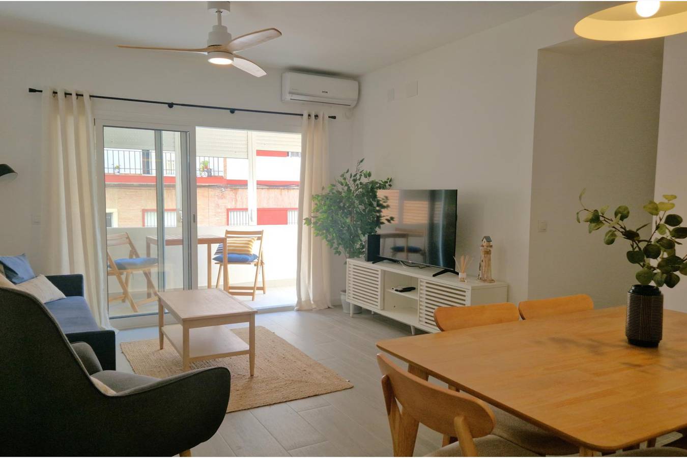 Ganze Ferienwohnung, 3 Bed Apt Sleep 6 - Pets, Balcony, Parking, Wifi in Ayamonte, Costa de la Luz