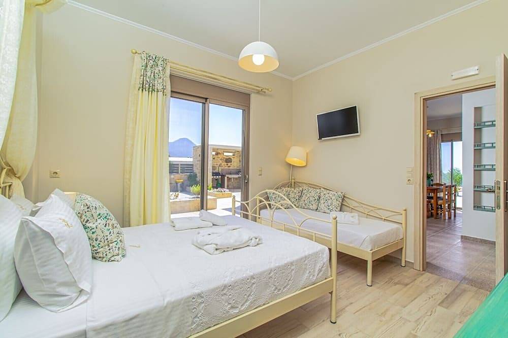 Private pool★Seaview★Walk to restaurant, market & Falasarna beach in Chania und Umgebung