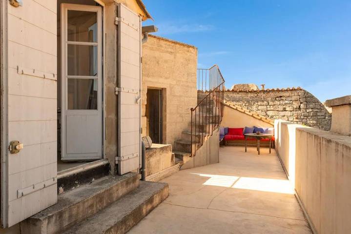 Location de vacances pour 12 personnes, avec jardin ainsi que piscine et vue, animaux acceptés dans Arenes D Arles - 2