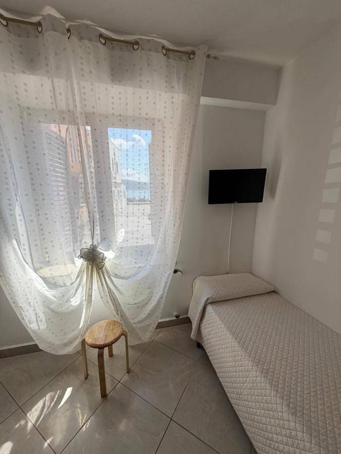Location de vacances pour 2 personnes, avec vue et terrasse à Torre Faro - 3