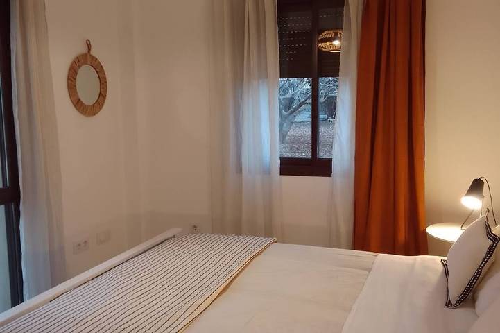 Gîte pour 4 personnes, avec terrasse ainsi que jardin et piscine à Llíber - 4