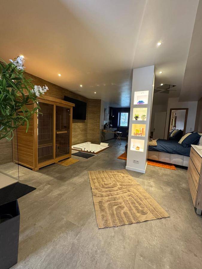 Appartement de vacances pour 3 personnes, avec sauna ainsi que jacuzzi et terrasse