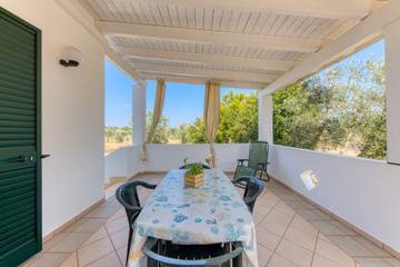 Villa für 4 Personen, mit Garten in Apulien