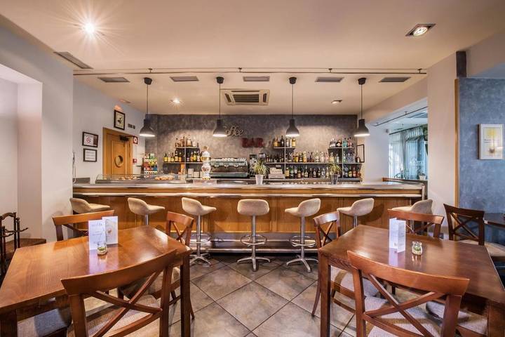 Hôtel pour 2 personnes, avec piscine et vue ainsi que jardin et sauna à Sabiñánigo - 4