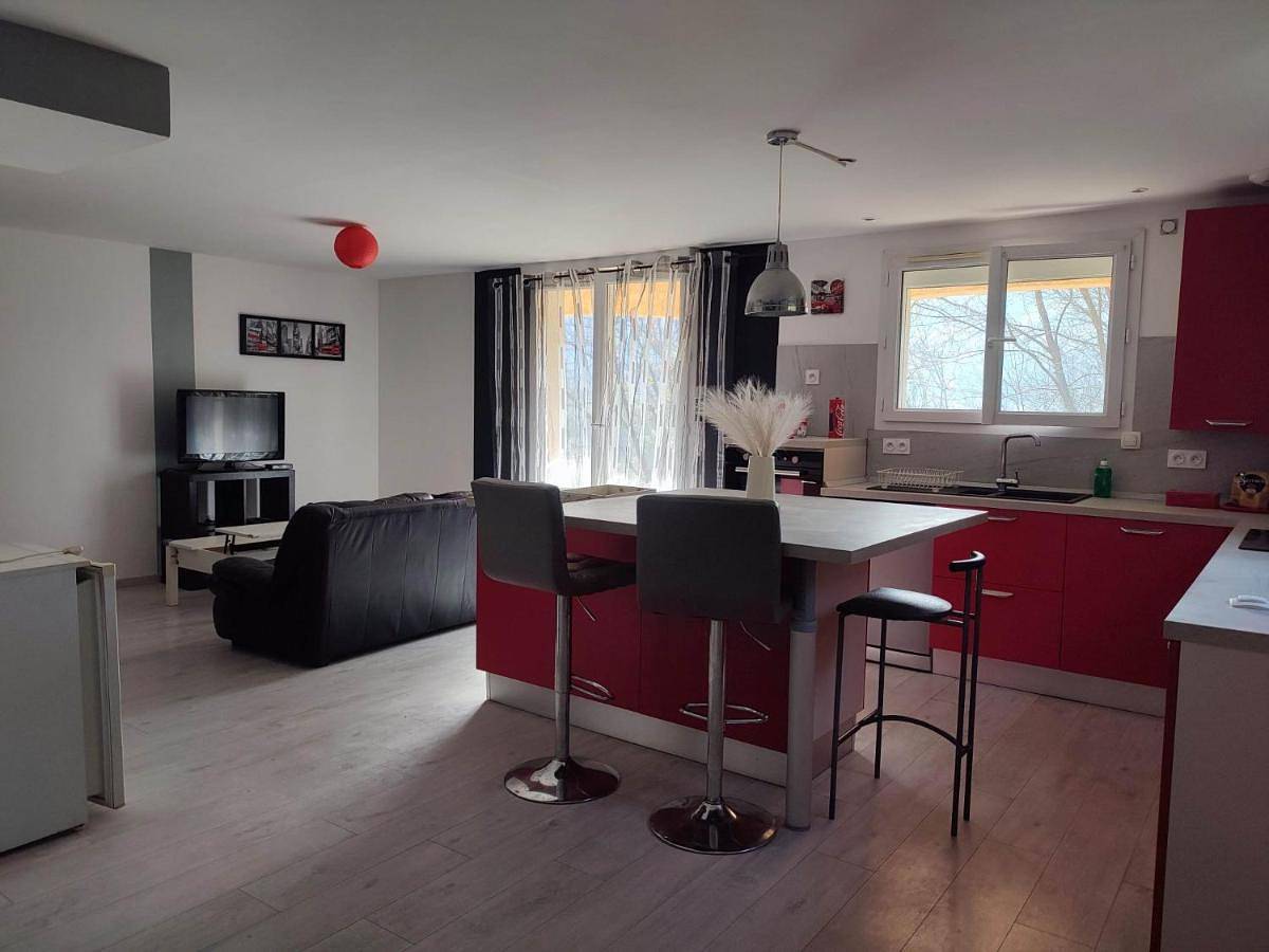 Appartement entier, Appartement 64m2 in Ambérieu-en-Bugey, Belley