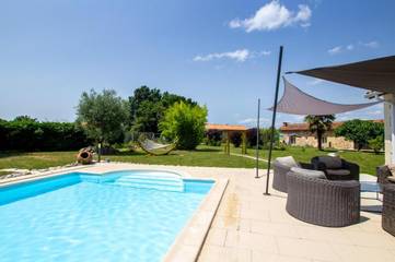 Gîte pour 2 personnes, avec jardin et piscine à Marsac-sur-l'Isle