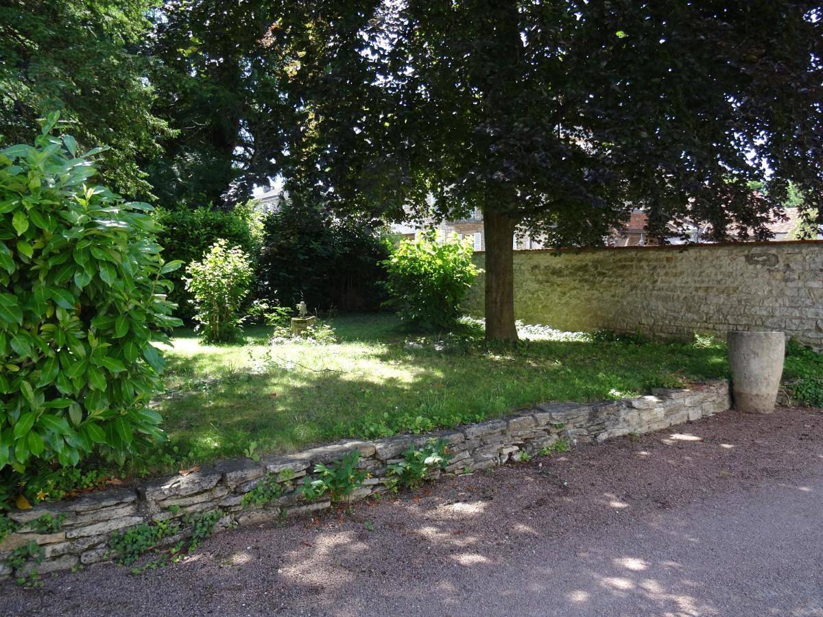 Two-Bedroom House in Nuits-Saint-Georges, Région de Beaune