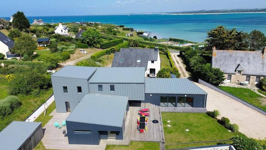 Location de vacances pour 14 personnes, avec Terrasse et Jardin ainsi que Piscine et Vue à Plounéour-Trez - 3
