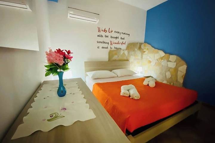 Apartamento entero, Casa Ninì, charming accommodation in the center in Spiaggia (Campofelice di Roccella), Campofelice di Roccella