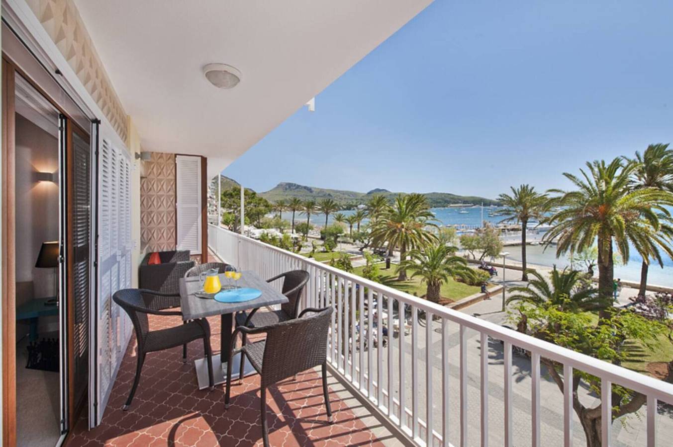 Entire apartment, Apartment 'Maina' with Sea View, Wi-Fi and Air Conditioning in Port de Pollença, Pollença