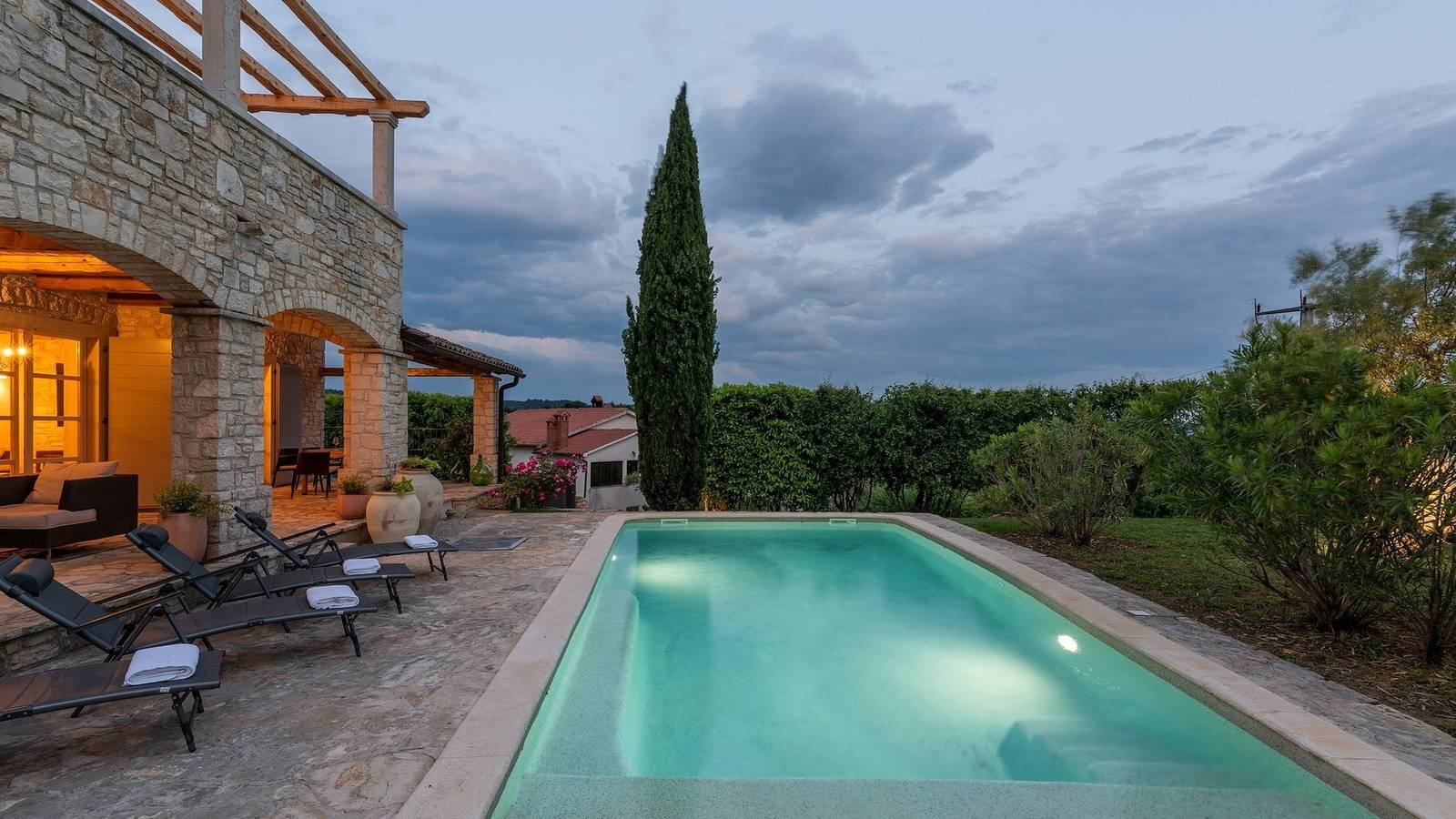 Wunderschöne Villa Habibi mit Pool in Buzet, Zentralistrien