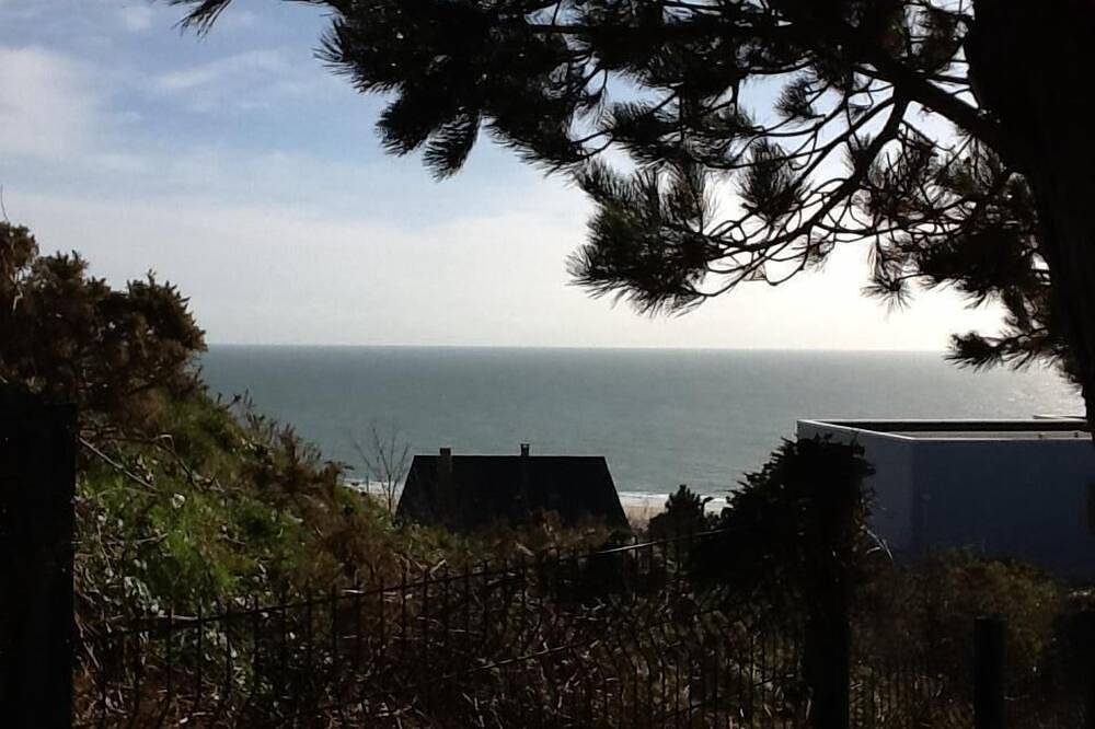 Alojamiento confortable que combina vistas tranquilas al mar. in Barneville-Carteret, Côte de la Déroute