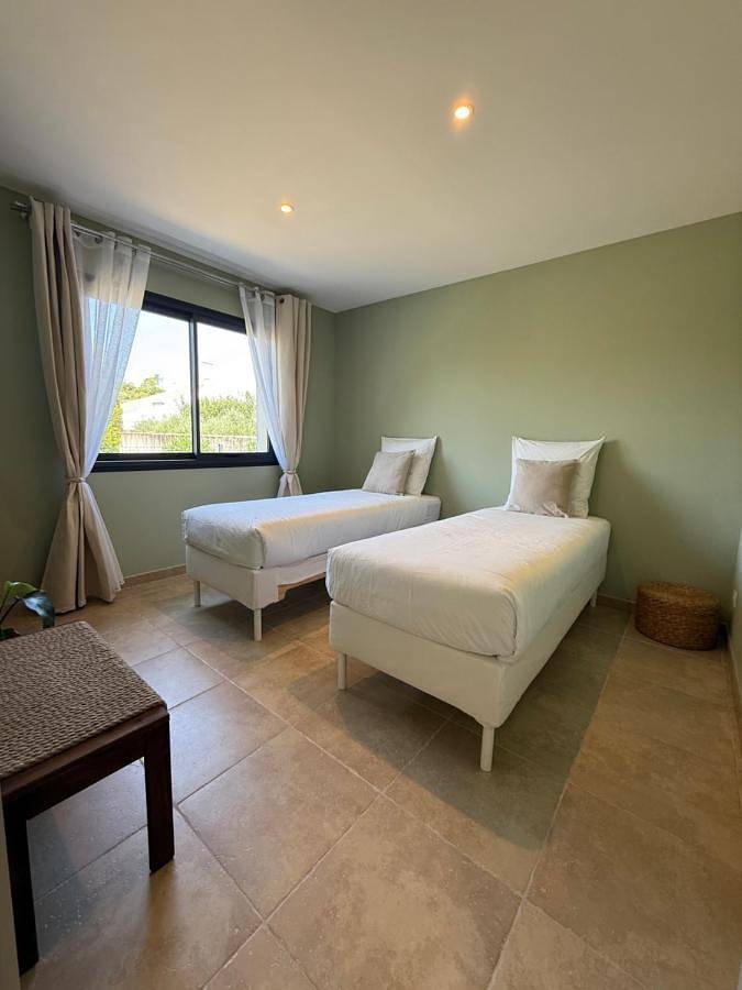 Location de vacances pour 6 personnes, avec jardin et piscine à Bezouce - 4